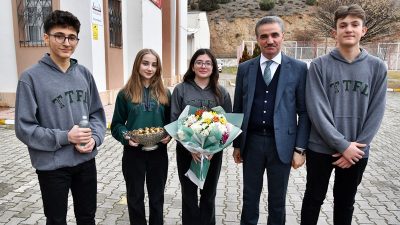 Vali Aydın Baruş, bugün Gümüşhane Türk Telekom Fen Lisesi’ni ziyaret