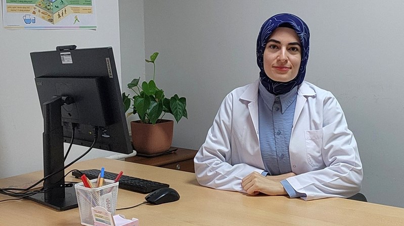 Diyetisyen Hilal Durak, görev yaptığı Merkez Toplum Sağlığı Merkezi’nde verdikleri