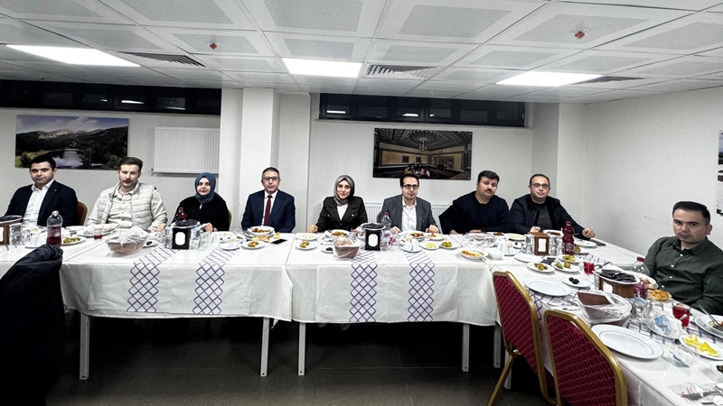 Gümüşhane Adliyesi’nde adliye çalışanları ile ailelerinin katıldığı iftar programı düzenlendi.