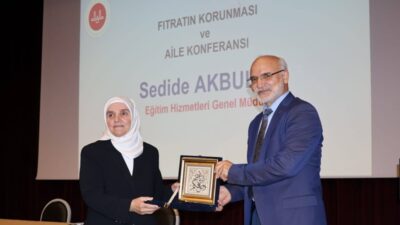 Gümüşhane İl Müftülüğü’nce düzenlenen “Fıtratın Korunması ve Aile” temalı konferans,