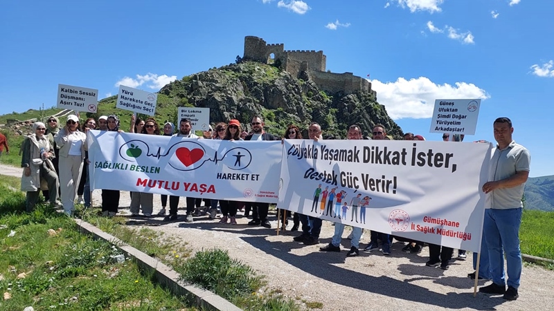 Gümüşhane’de, “Sağlık İçin Hareket Et Günü”nde tarihi Kov Kalesi anlamlı