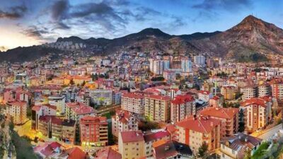 S. Vedat Karaarslan, Arkeolog- Elektronik Mühendisi (MSc.) Bir zamanlar şehirlerarası