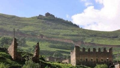 S. Vedat Karaarslan, Arkeolog- Elektronik Mühendisi (MSc.) Gümüşhane&nbsp;bölgesinde önemli arkeolojik