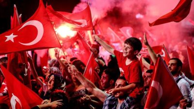 Bugün Türkiye’deki tüm camilerimizde okunan hutbede FETÖ ihaneti ve bu