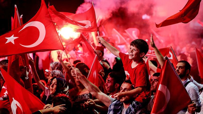 Bugün Türkiye’deki tüm camilerimizde okunan hutbede FETÖ ihaneti ve bu