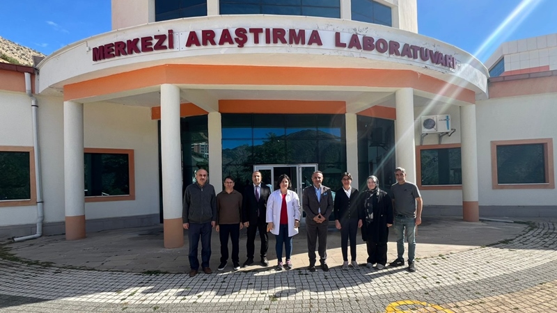 Gümüşhane Üniversitesi  Nerkezi Labaratuvarı 1640 m² kapalı alan içinde 9