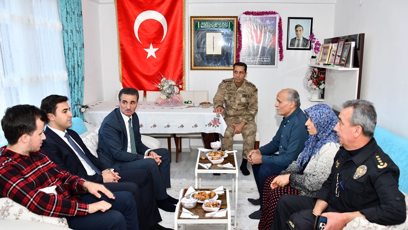 Gümüşhane Valisi Aydın Baruş, Torul ilçesinde köy ve mahalle muhtarlarıyla