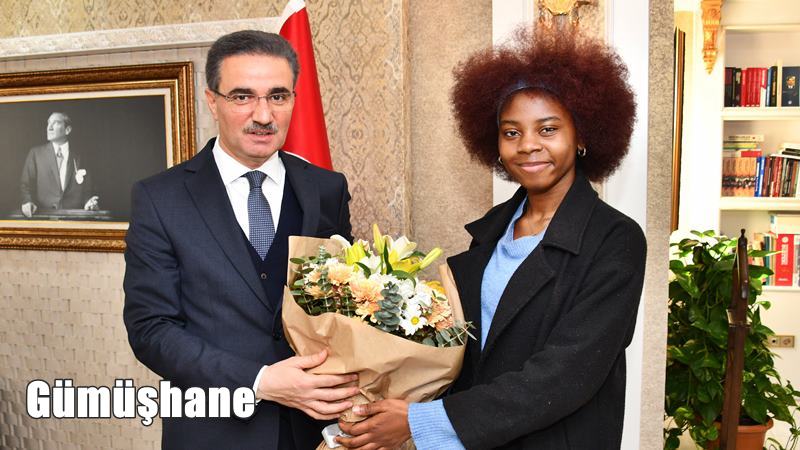 Gümüşhane Valisi Aydın Baruş, 18 Aralık Uluslararası Göçmenler Günü kapsamında,