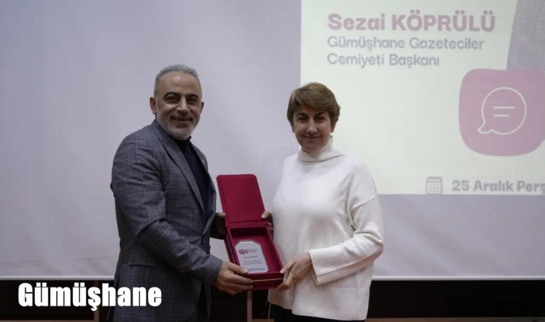 Gümüşhane Gazeteciler Cemiyeti Başkanı Sezai Köprülü, Gümüşhane Üniversitesi İletişim Fakültesi’nde