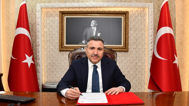 Gümüşhane Valisi Cevdet Atay’ın, resmi ilanlar konusunda uyulması gerekli kurallarla